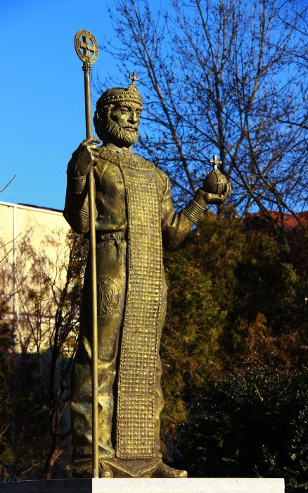 Паметник на Иван Срацимир, владетел на Видинското царство.